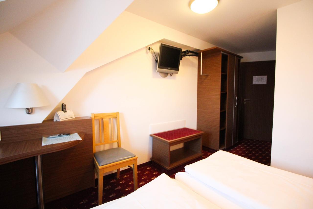 Hotel-Gasthof Obermeier Allershausen Extérieur photo