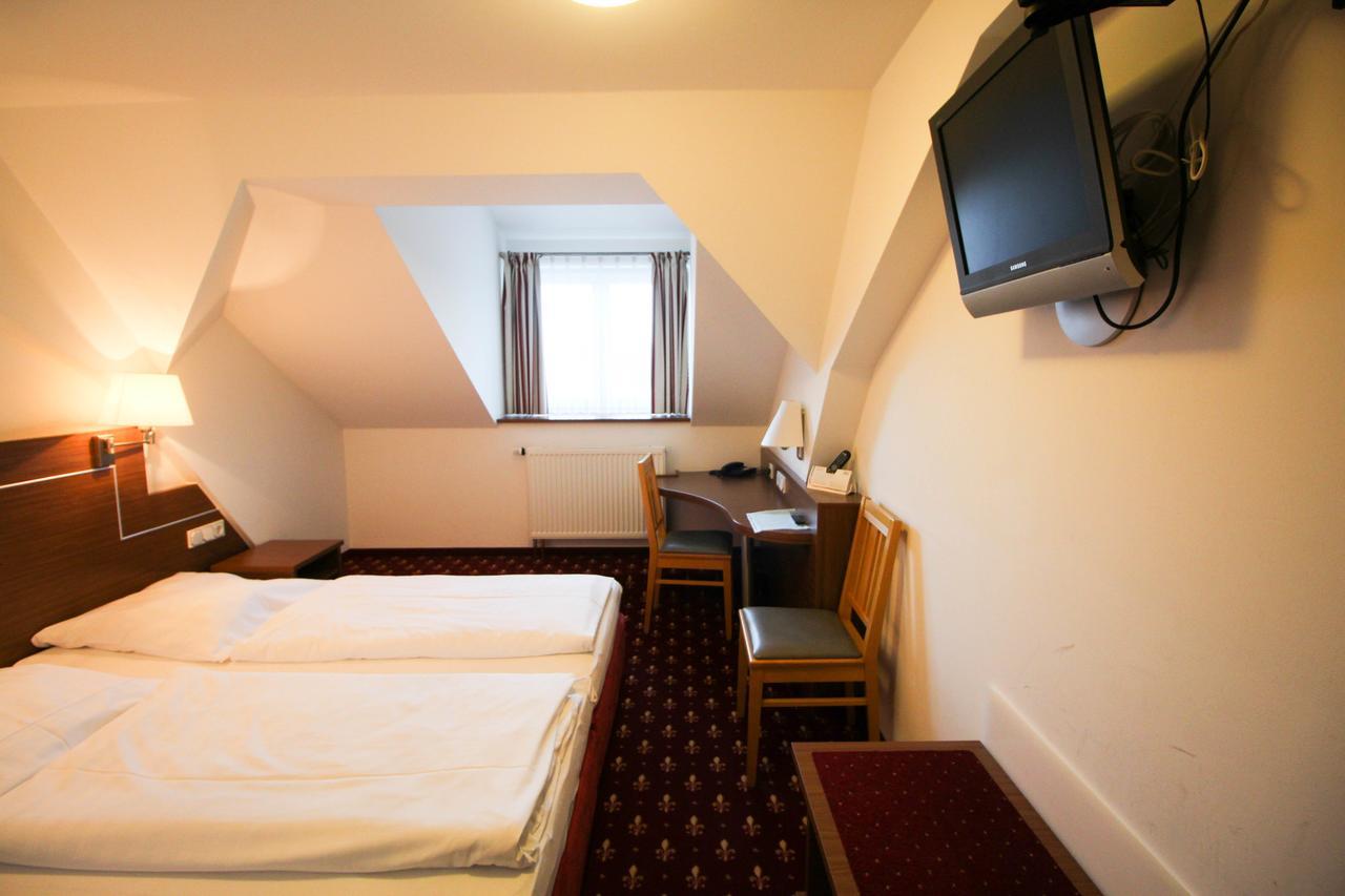 Hotel-Gasthof Obermeier Allershausen Extérieur photo