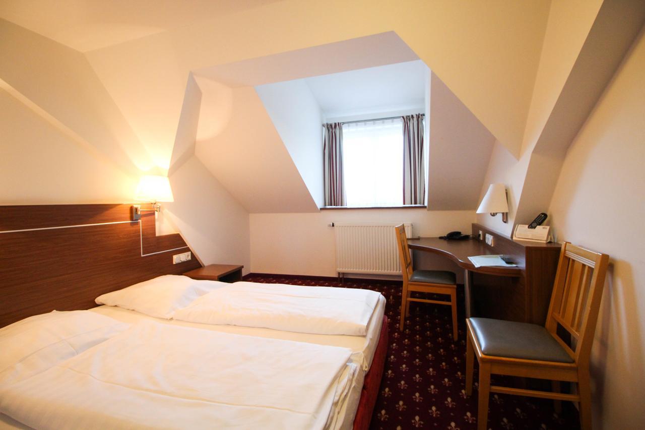 Hotel-Gasthof Obermeier Allershausen Extérieur photo