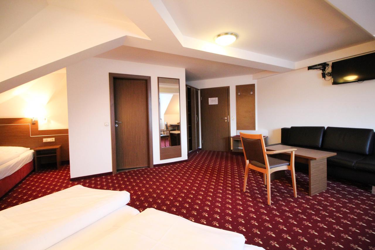 Hotel-Gasthof Obermeier Allershausen Extérieur photo